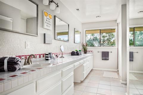 1257 Barbara Dr, Vista, CA 92084 photo 13