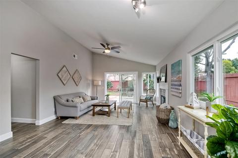 5467 Gooseberry Way, Oceanside, CA 92057 photo 2