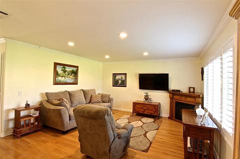 1054 Plover Way, Oceanside, CA 92057 photo 6