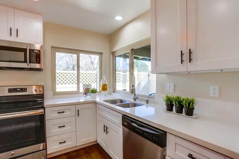 379 Roundtree Gln, Escondido, CA 92026 photo 9