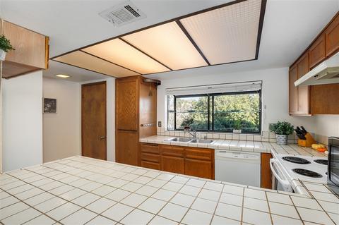 2374 Altisma Way #E, Carlsbad, CA 92009 photo 11
