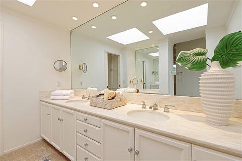 7536 Via Capri, La Jolla, CA 92037 photo 12