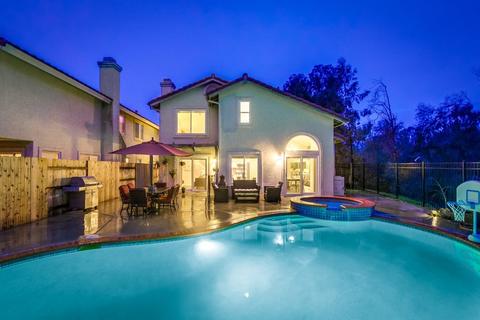 329 Valleytree Pl, Escondido, CA 92026 photo 5