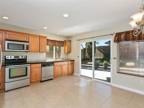 1802 Donalor Dr, Escondido, CA 92027 photo 3