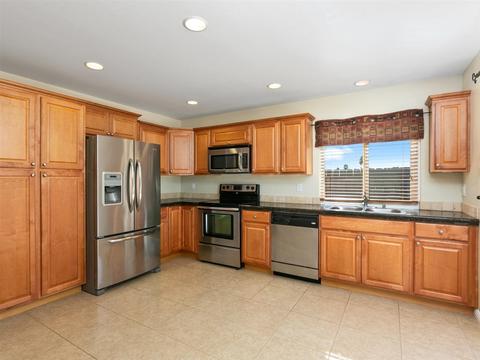 1802 Donalor Dr, Escondido, CA 92027 photo 5
