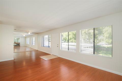 874 Buttercup Rd, Carlsbad, CA 92011 photo 3