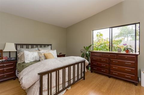 3385 Hollowtree Dr, Oceanside, CA 92058 photo 9