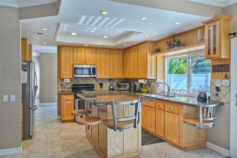 1967 White Birch Dr, Vista, CA 92081 photo 4
