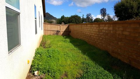 7553 Isla St, Hemet, CA 92545 photo 3