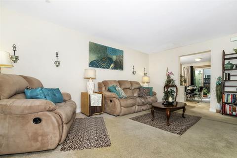 1045 Peach Ave #13, El Cajon, CA 92021 photo 3