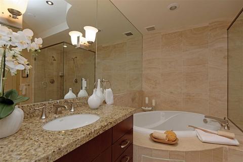 1040 Genter St # 202, La Jolla, CA 92037 photo 16
