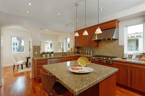 1040 Genter St # 202, La Jolla, CA 92037 photo 4