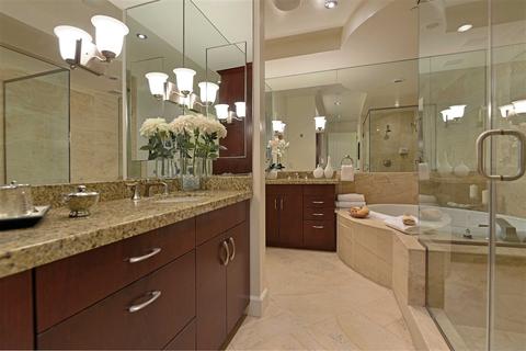 1040 Genter St # 202, La Jolla, CA 92037 photo 9