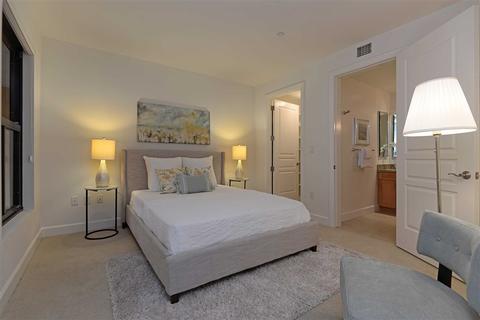1040 Genter St # 202, La Jolla, CA 92037 photo 8