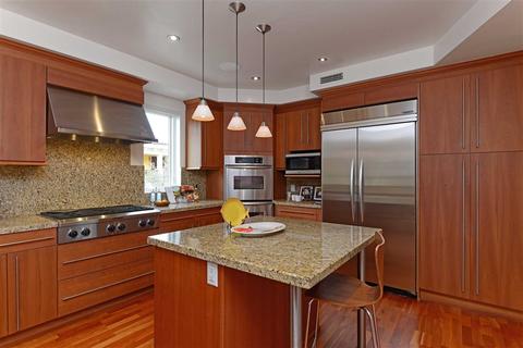 1040 Genter St # 202, La Jolla, CA 92037 photo 5