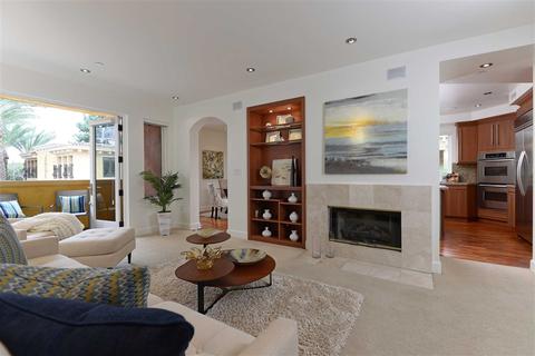 1040 Genter St # 202, La Jolla, CA 92037 photo 2