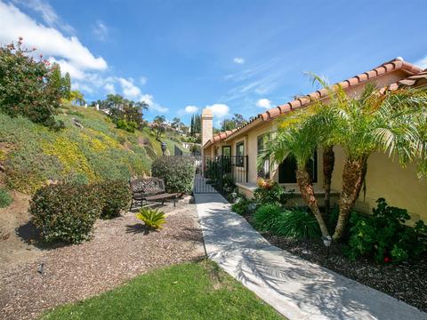 3748 Aries Gln, Escondido, CA 92025 photo 3