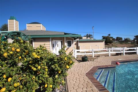 31037 Via Puerta Del Sol, Bonsall, CA 92003 photo 2