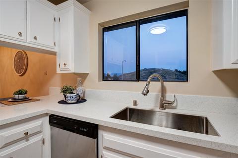 213 Stage Coach Rd, Oceanside, CA 92057 photo 5