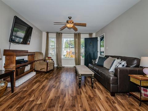 325 Camelot, Oceanside, CA 92054 photo 5