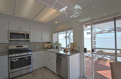 4762 Collinos Way, Oceanside, CA 92056 photo 2