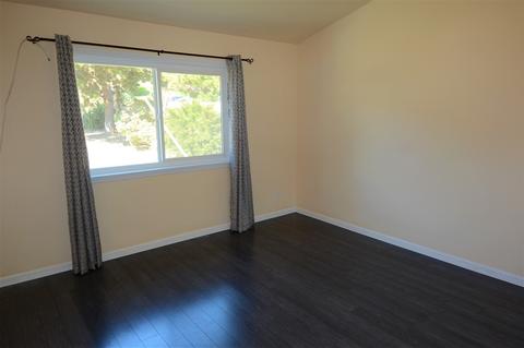 4840 Meadowbrook Dr, Oceanside, CA 92056 photo 13