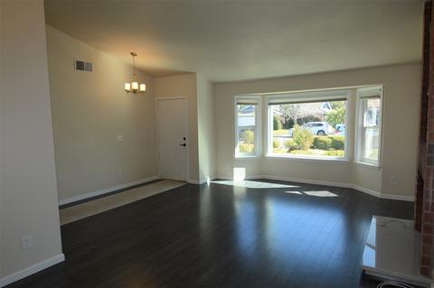 4840 Meadowbrook Dr, Oceanside, CA 92056 photo 4