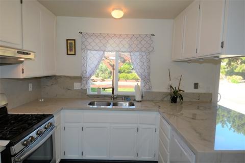 4840 Meadowbrook Dr, Oceanside, CA 92056 photo 5