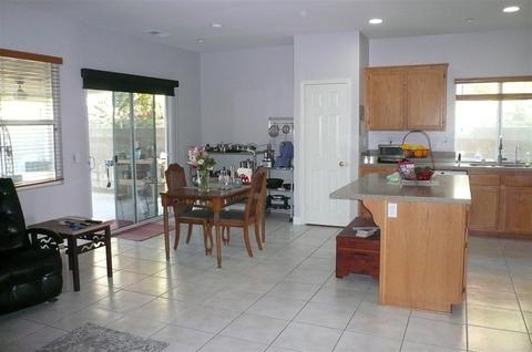 321 Natalie Way, Fallbrook, CA 92028 photo 2