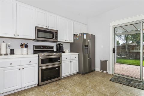 323 Del Flora St, Oceanside, CA 92058 photo 10