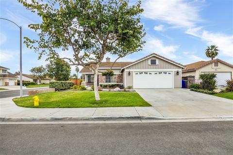 323 Del Flora St, Oceanside, CA 92058 photo 1