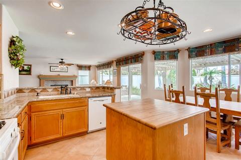 453 Lexington Cir, Oceanside, CA 92057 photo 7