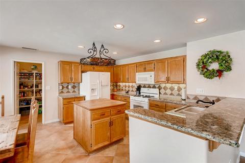 453 Lexington Cir, Oceanside, CA 92057 photo 5
