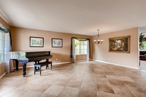 453 Lexington Cir, Oceanside, CA 92057 photo 3