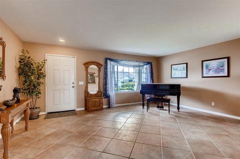 453 Lexington Cir, Oceanside, CA 92057 photo 9