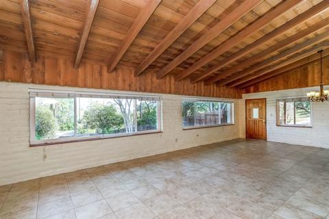 2325 Royal Crest Dr, Escondido, CA 92025 photo 4