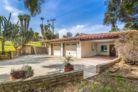 2325 Royal Crest Dr, Escondido, CA 92025 photo 1