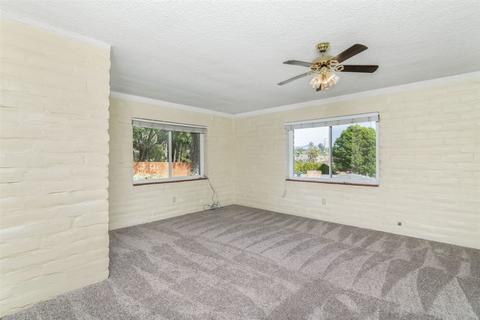 2325 Royal Crest Dr, Escondido, CA 92025 photo 10