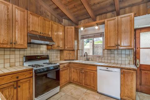 2325 Royal Crest Dr, Escondido, CA 92025 photo 6