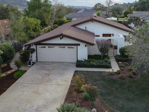 2825 Oaktree Way, Fallbrook, CA 92028 photo 2