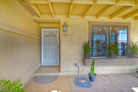 705 Shadow Tree Dr, Oceanside, CA 92058 photo 3