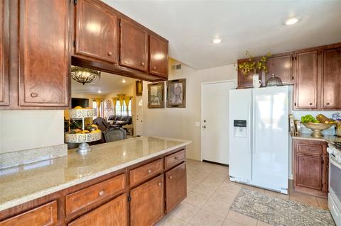 705 Shadow Tree Dr, Oceanside, CA 92058 photo 11