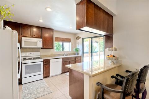 705 Shadow Tree Dr, Oceanside, CA 92058 photo 9