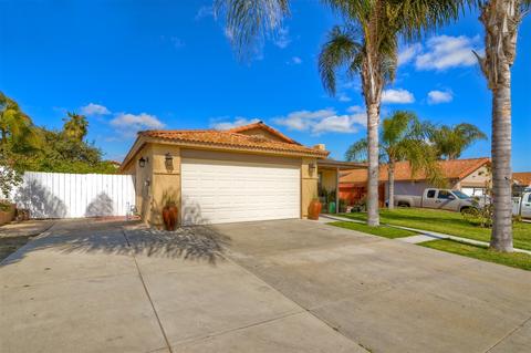 705 Shadow Tree Dr, Oceanside, CA 92058 photo 2