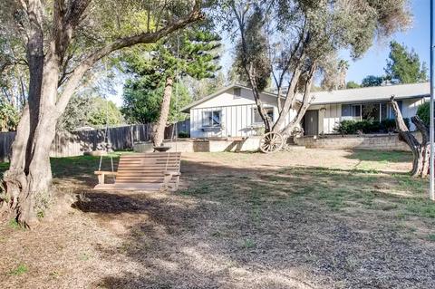 1227 Palomino Rd, Fallbrook, CA 92028 photo 2