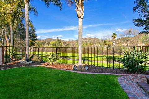 2374 Fallbrook Pl, Escondido, CA 92027 photo 1