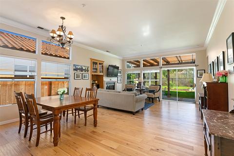 2374 Fallbrook Pl, Escondido, CA 92027 photo 4