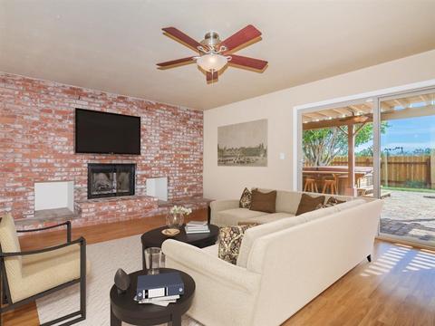 2733 Unicornio St, Carlsbad, CA 92009 photo 2