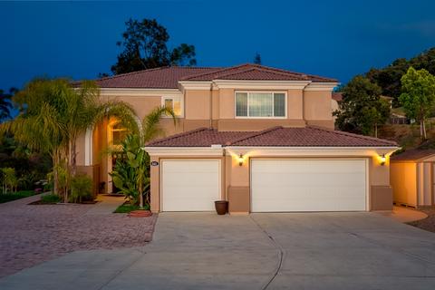 941 Bellagio Rd, Escondido, CA 92027 photo 2