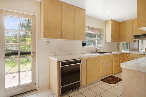 10061 Grandview Dr, La Mesa, CA 91941 photo 12